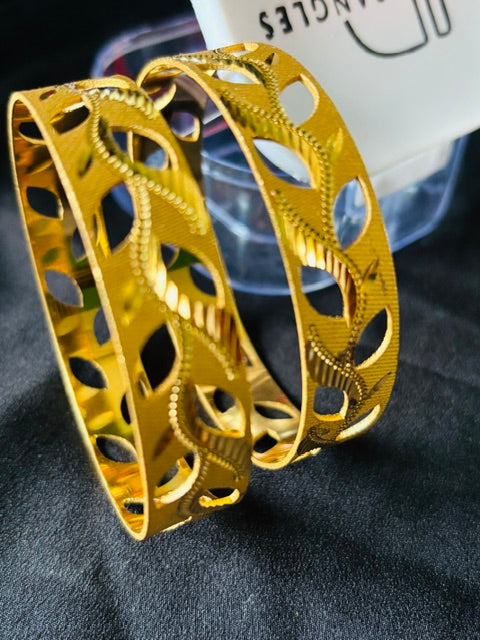 Elevate your traditional look with this premium anti-tarnish kada, crafted with one gram gold plating